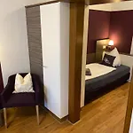 Altes Winzerhaus Ξενοδοχείο 3*
