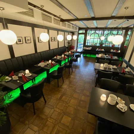 Hotel Altes Winzerhaus 3*