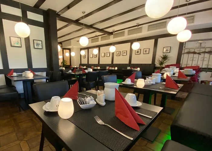 Altes Winzerhaus 酒店 科赫姆